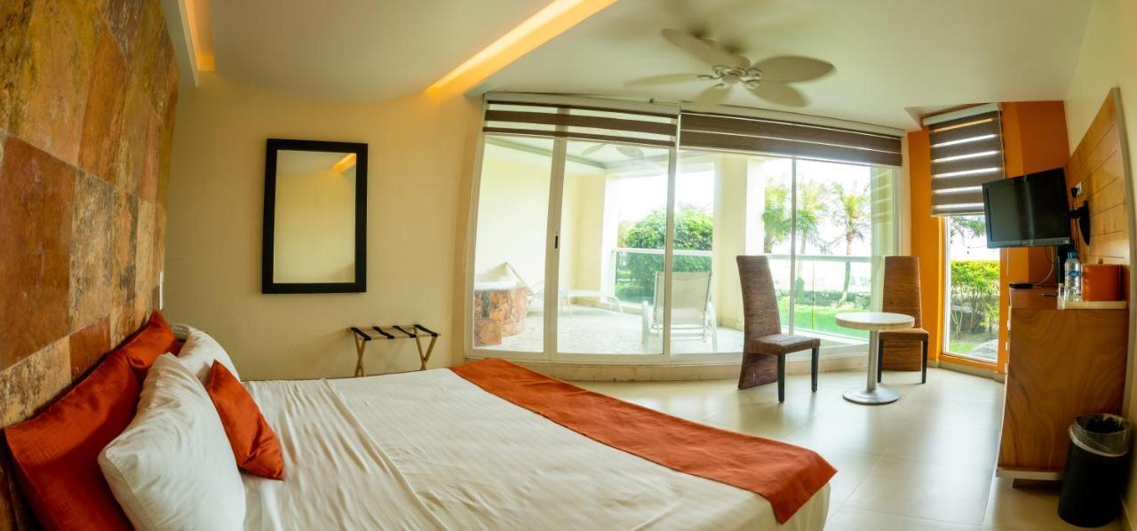 Artisan Playa Esmeralda Family Beach Hotel Playa Chachalacas Экстерьер фото